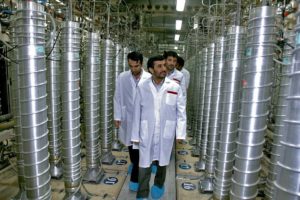 Presidente Iran Ahmadinejad centrale nucleare centrifughe uranio 