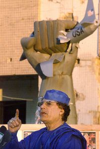 Libia Gheddafi monumento jet USA Bab al-Azizya